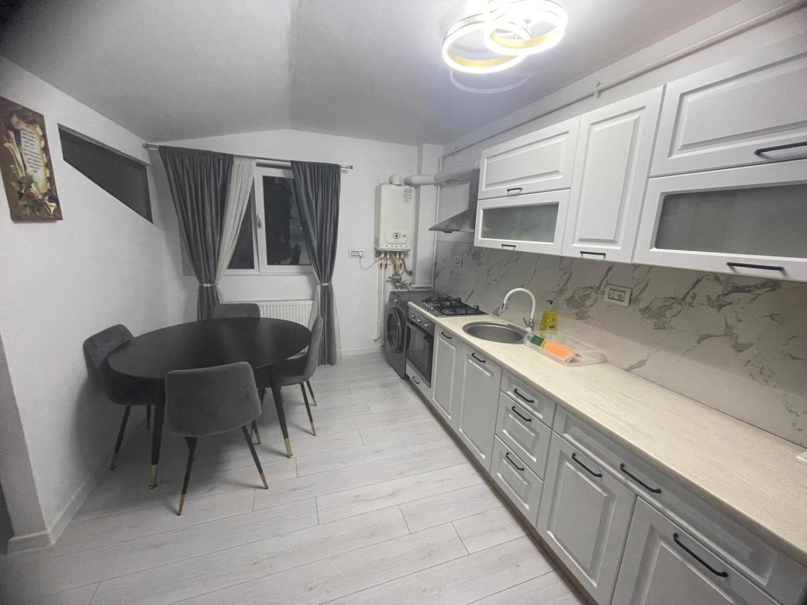 Apartament 2 Camere Tirgu Jiu Zsilvásárhely Kültér fotó