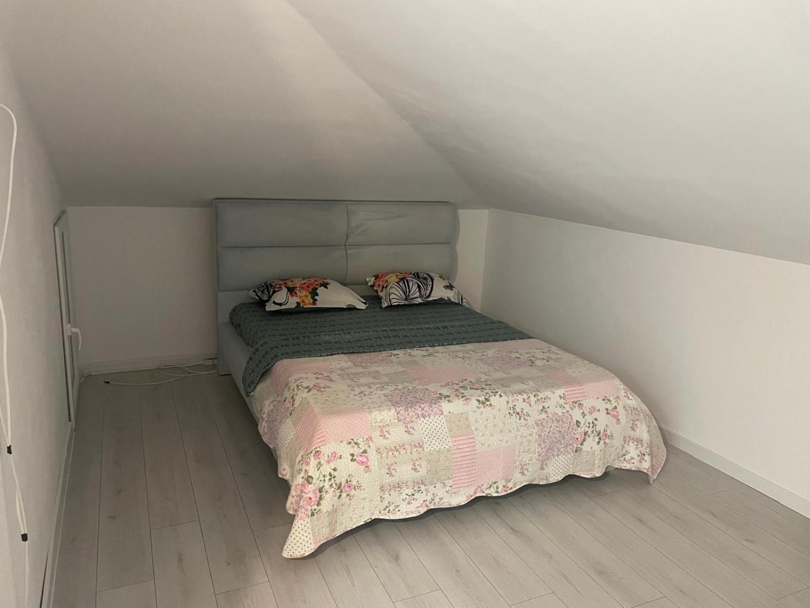 Apartament 2 Camere Tirgu Jiu Zsilvásárhely Kültér fotó